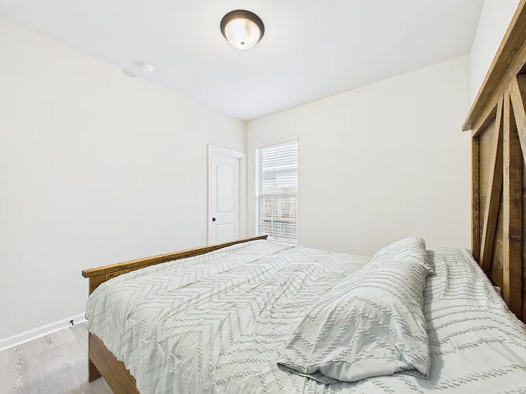 221 Tatum Ln — Photo 14
