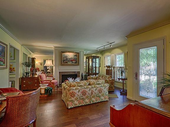 3rd image of 1812 Drakestone Ave