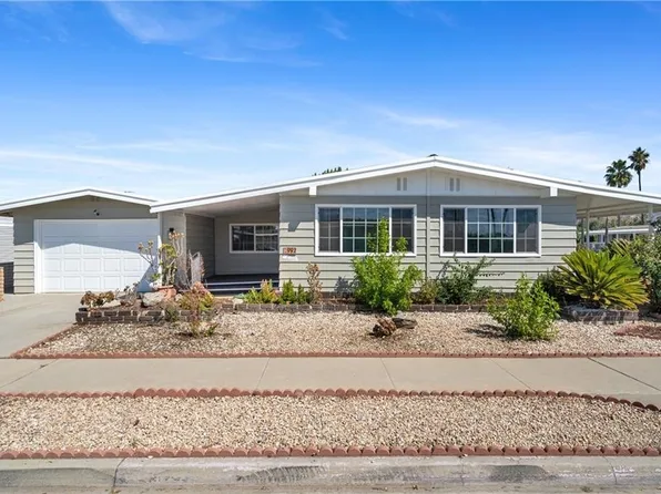 992 S Elk St, Hemet, CA 92543