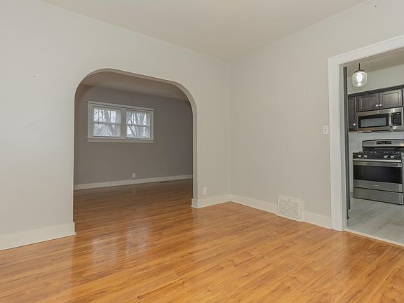 5th image of 832 S Cullen Ave