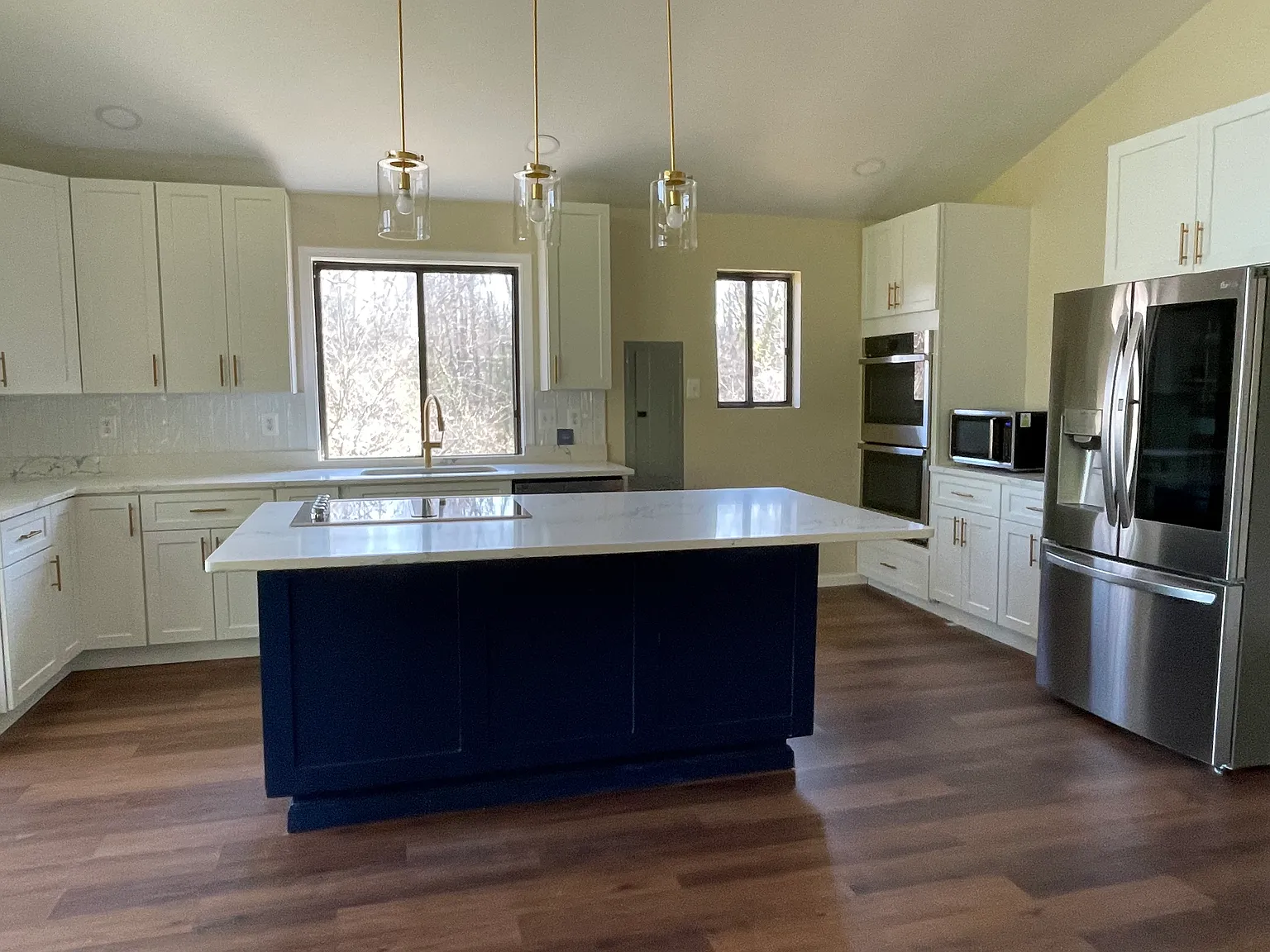 3 bed, 1920 sqft, $3,000 — Photo 2
