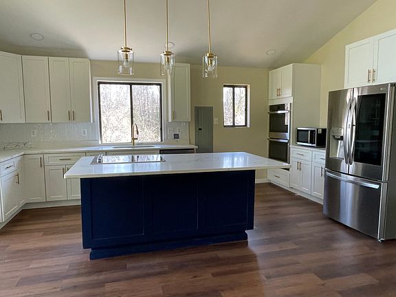 2nd image of 3810 Bay Rd