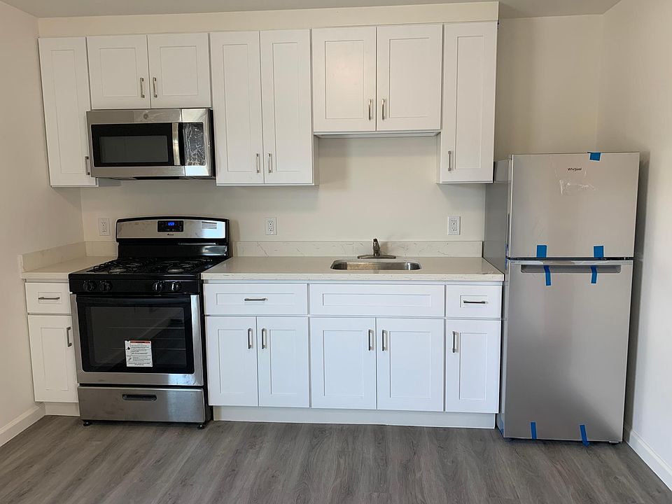 1st image of 2832 Nicholl Ct #2832