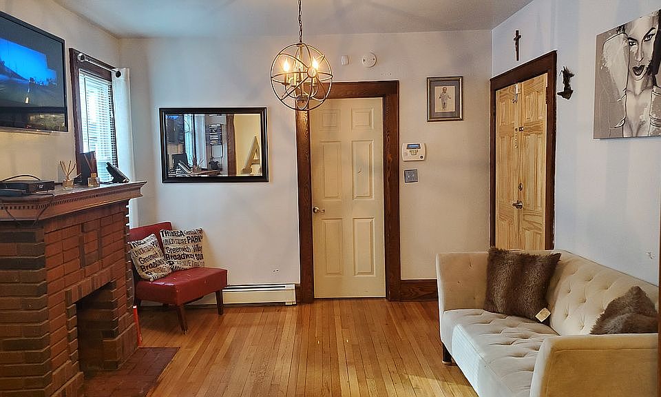 1st Floor Living room