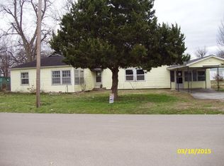 601 S Market St, Senath, MO 63876
