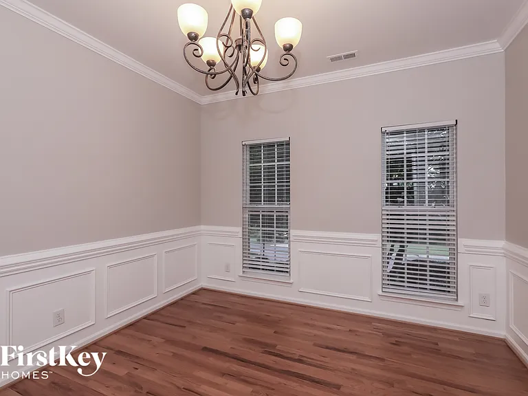 3005 Linstead Dr — Photo 4