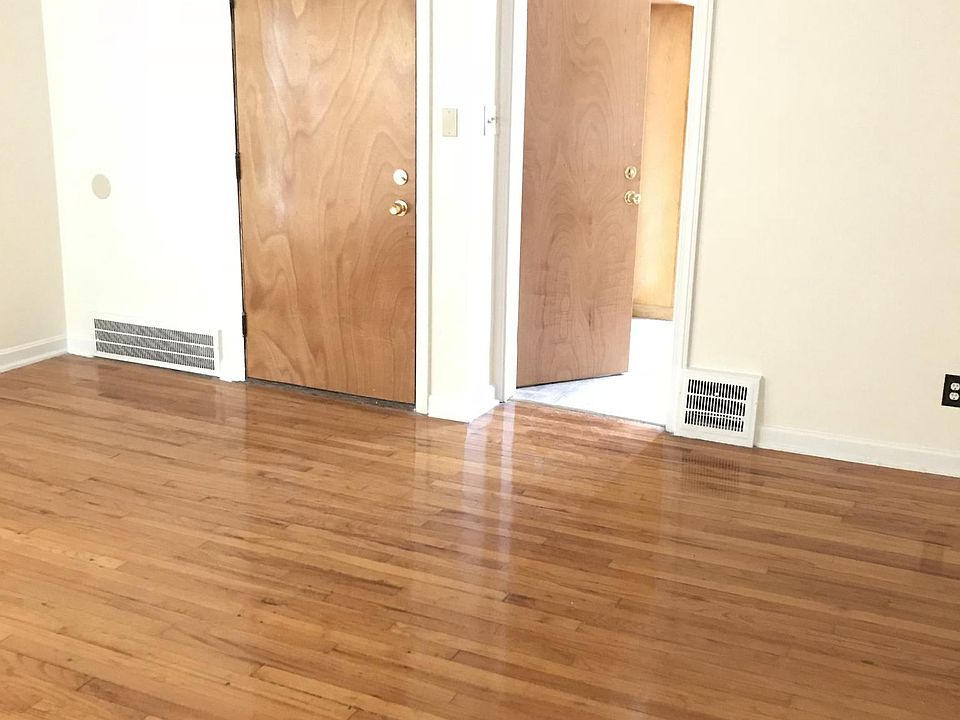 1st image of 18015 Harvard Ave #2