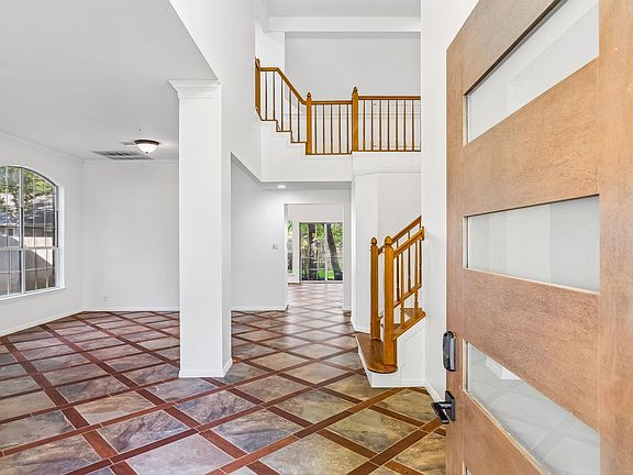 5th image of 1908 Clearwater Dr