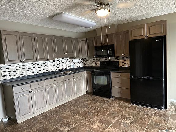 4th image of 1637 1st St #305