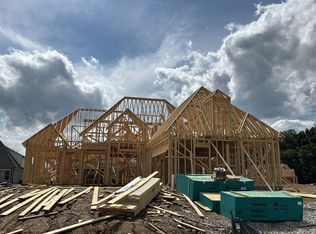 45 Betsy Valley Dr, Oakland, TN 38060
