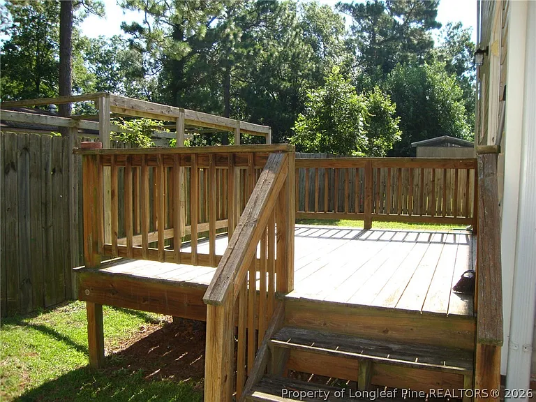 1607 Silver Ridge Ct — Photo 17