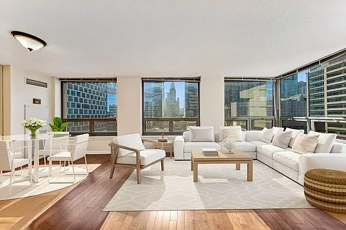 440 N Wabash Ave Photo 1