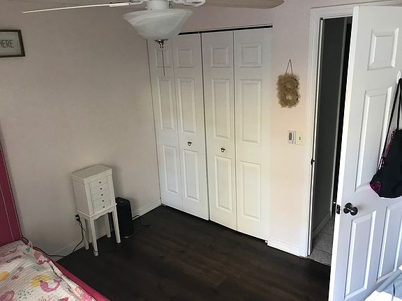 4th image of 1250 Holly Cir