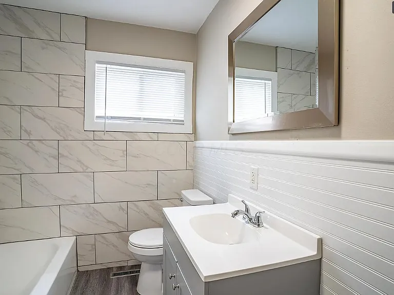 2364 Brentnell Blvd — Photo 14