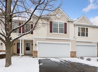 323 Wagon Wheel Ln, Chaska, MN 55318