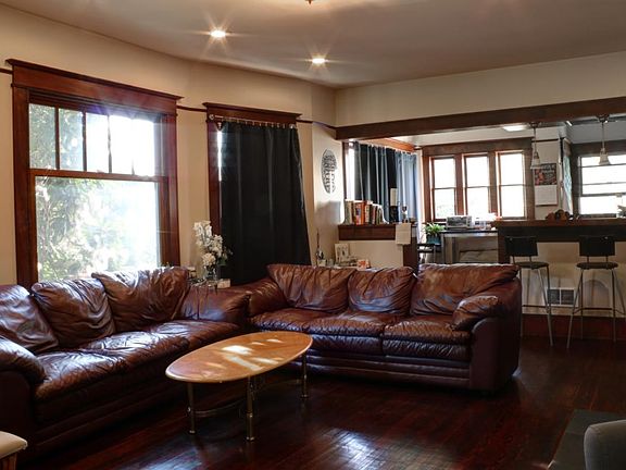 2nd image of 1602 NE Ravenna Blvd APT D