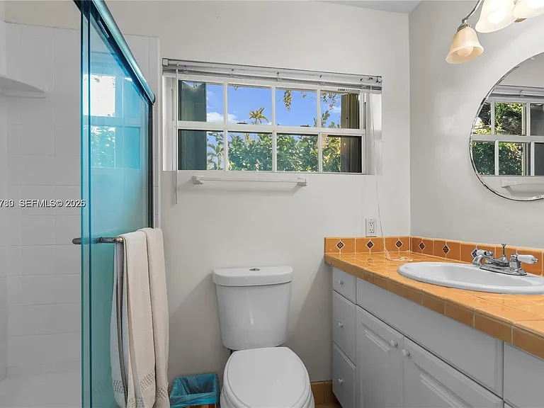 1875 Alamanda Dr — Photo 17