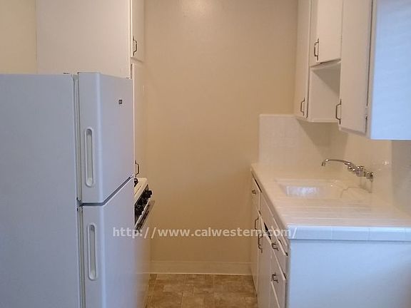 2nd image of 375 S 4th St APT 3