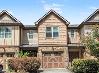 63 Orchard Ln, Rossville, GA 30741