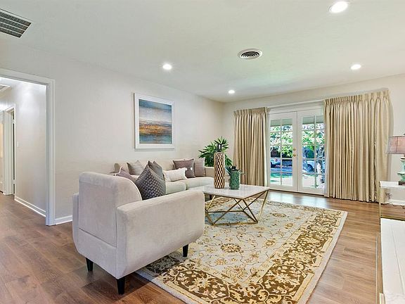 4th image of 4820 Livoti Ave