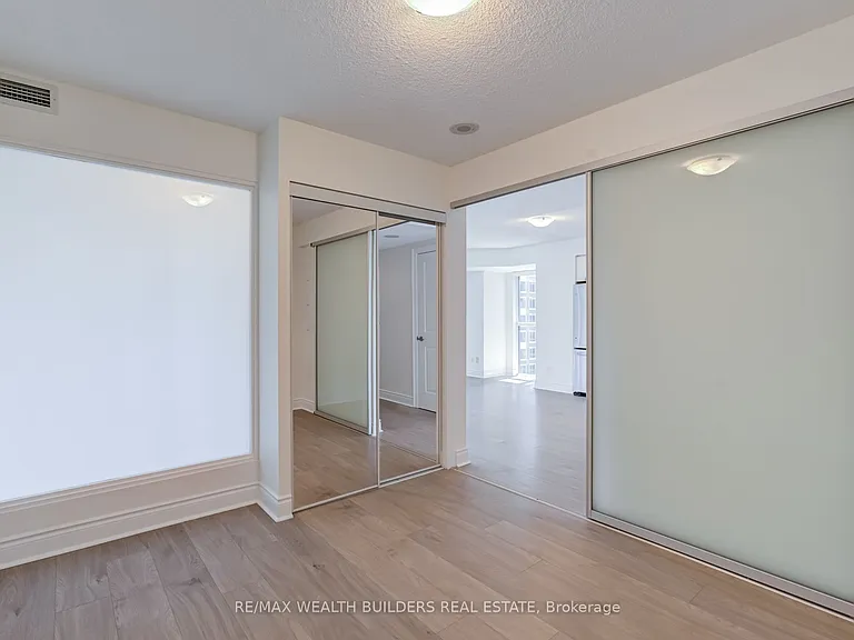 28 Ted Rogers Way #1212 — Photo 16