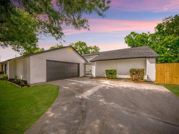 13122 Benford Dr, Houston, TX 77099