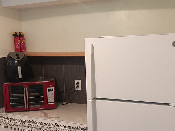 4th image of 2105 Eastern Ave Unit 1