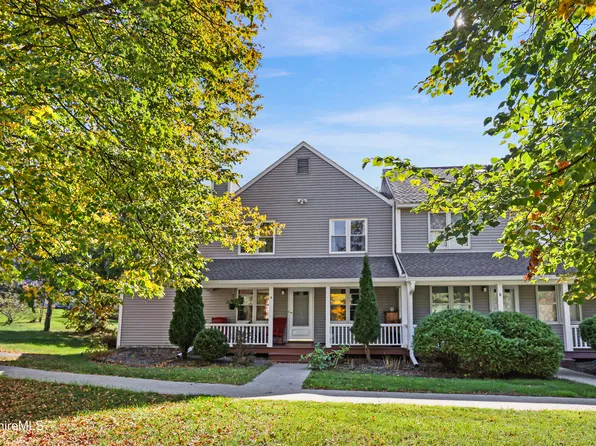 880 East St APT 1A, Lee, MA 01238