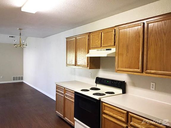 4th image of 500 Deloris Dr