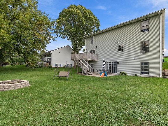 3rd image of 1215 Elm STREET