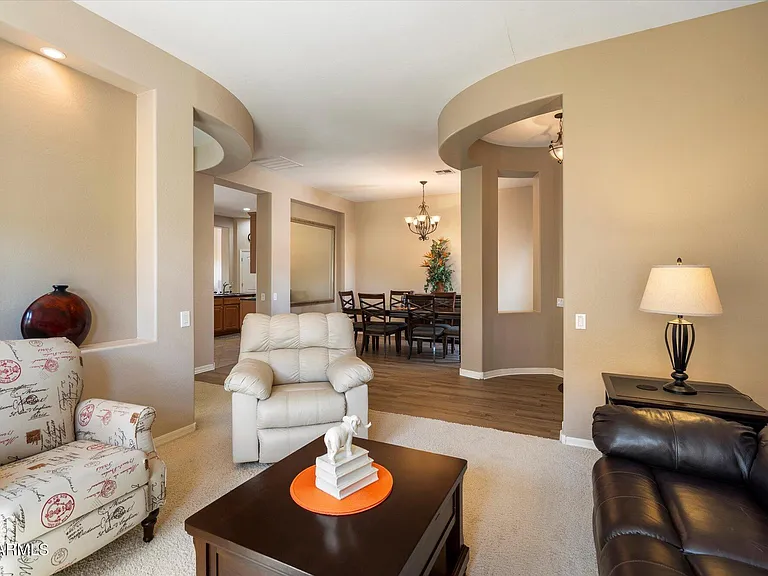 743 E Torrey Pines Pl — Photo 18