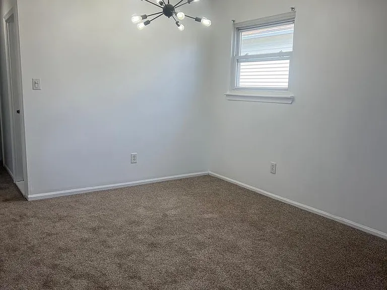 521 Corinthian Ave — Photo 3