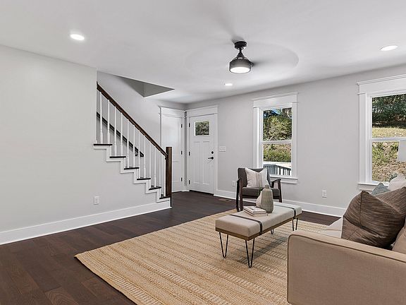 2nd image of 2928 Nurick Dr