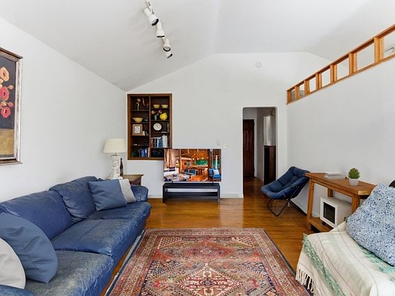 5th image of 2455 3Rd St