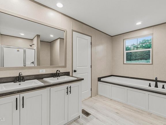 4th image of 555 McDonald Rd