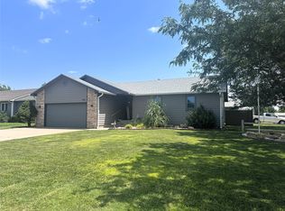 2700 Hennessey Ct, Dodge City, KS 67801