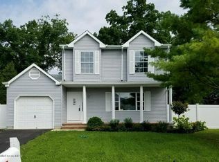 38 Hialeah Ct, Howell, NJ 07731