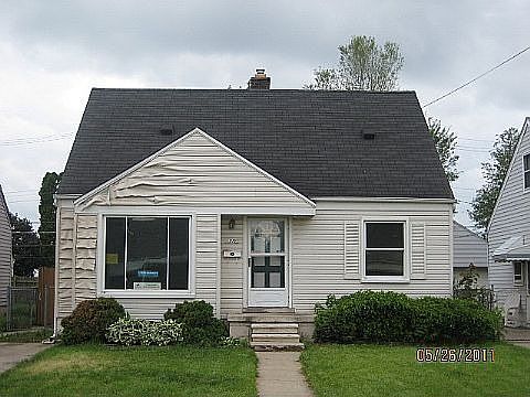 1st image of 1571 McLain Ave
