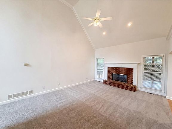 5th image of 909 Mendenhall Way