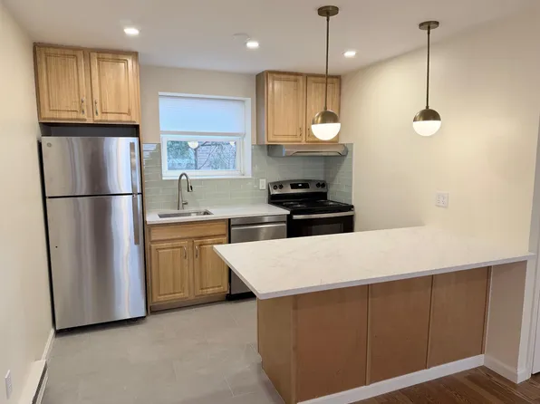 106 Trowbridge St, Cambridge, MA 02138