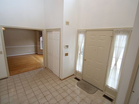 2nd image of 43 Chippenham Dr