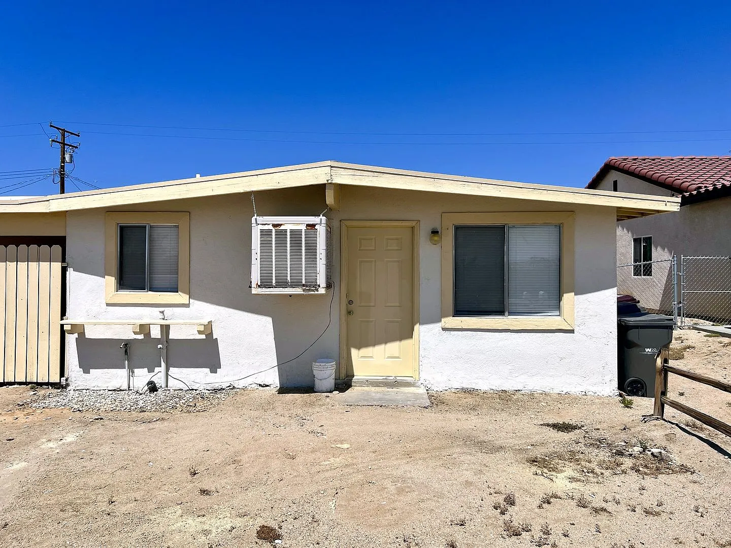 6548 Sahara Ave. - Prime Duplex Rental Ideal Location — Photo 1