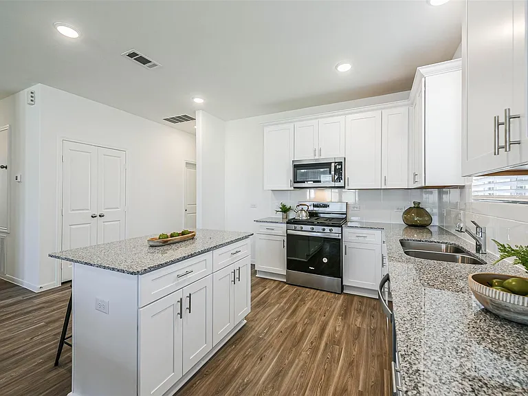 3075 Clydesdale Dr — Photo 18