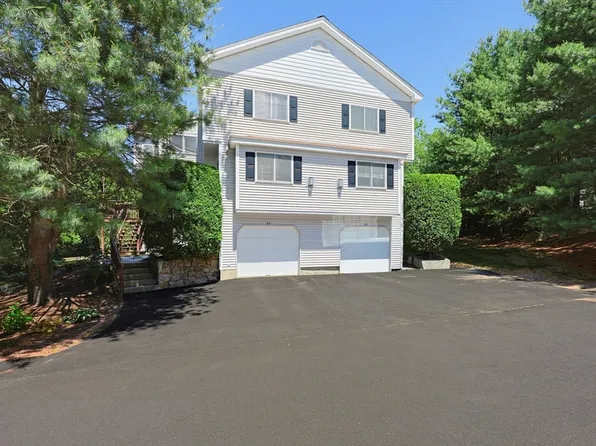 33 Half Crown Cir #33, Ashland, MA 01721