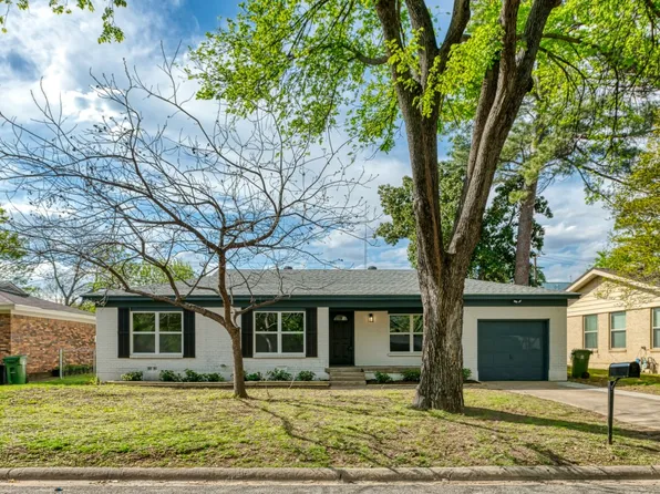 735 Norwood Dr, Hurst, TX 76053
