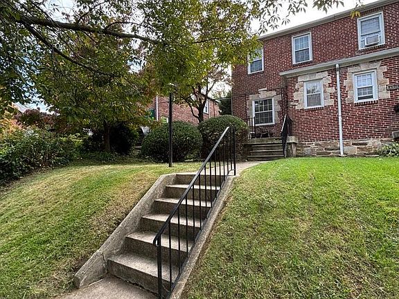 3rd image of 2421 Pelham Ave