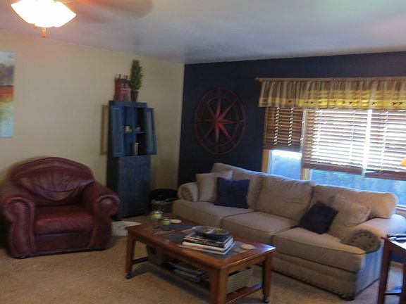 3rd image of 587 Glacier Cir