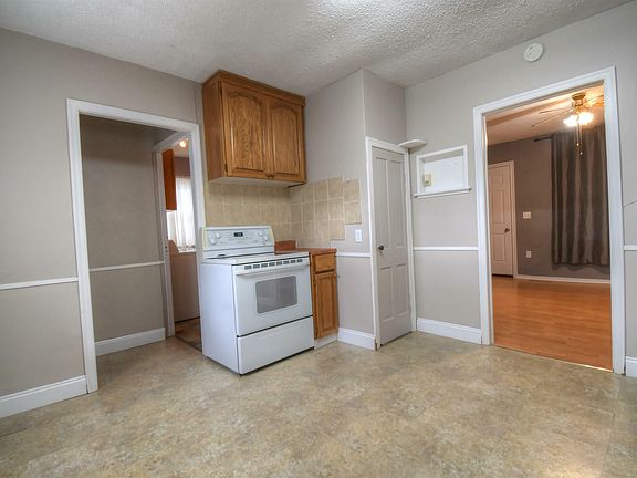 4th image of 5117 48th Ave