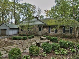 692 Lenape Ln, Buck Hill Falls, PA 18323