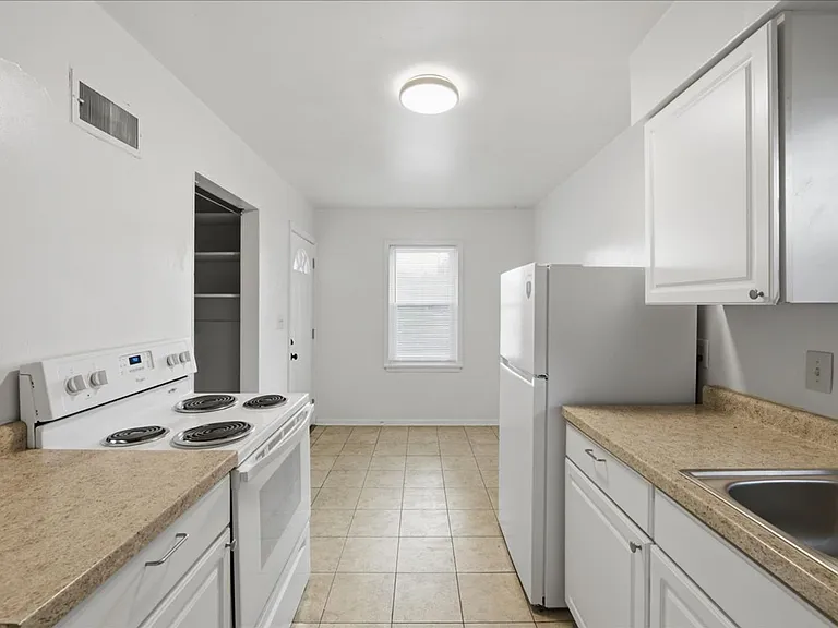 705 W 29th St #2901 — Photo 7